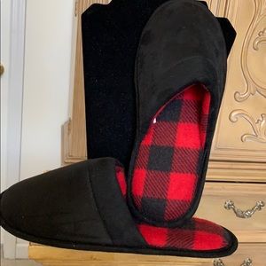 🦋 Slippers by West loop velvety slip on nwot M9-10